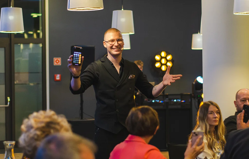 pokaz iluzji na wydarzeniu firmowym